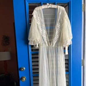 Creamy SansSouci vintage Plus sized duster